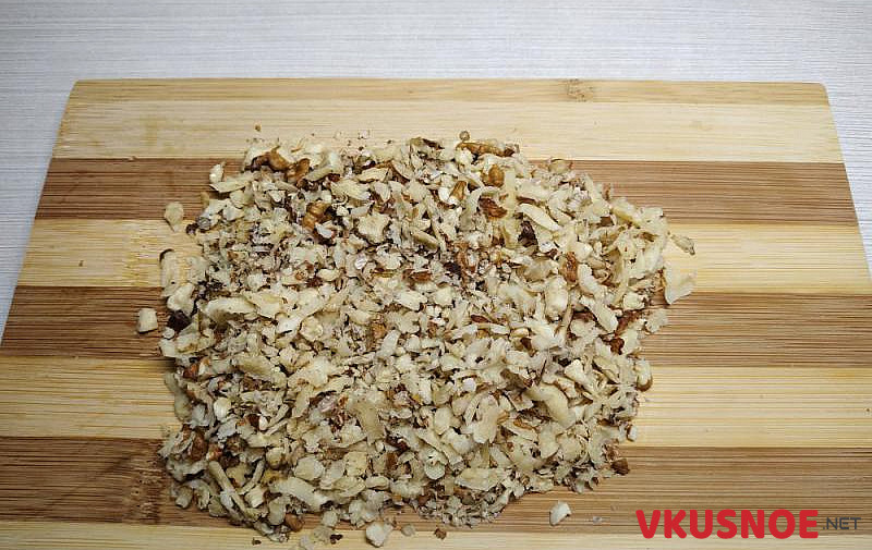 Фото приготовление рецепта: Куриные котлеты с грецкими орехами шаг №2