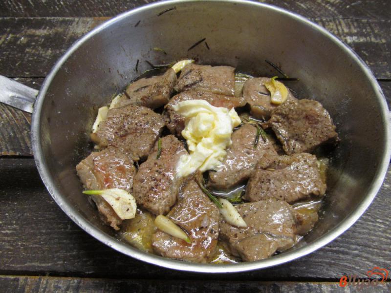 Фото приготовление рецепта: Тушеное мясо по-французски шаг №3