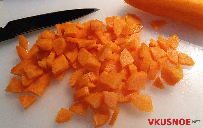 Фото приготовление рецепта: Тушеное мясо кролика в сметанном соусе шаг №5
