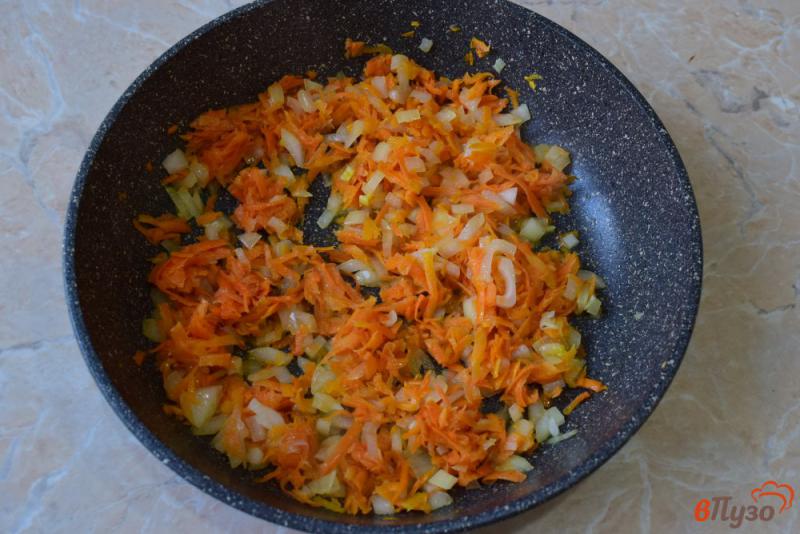 Фото приготовление рецепта: Борщ из курицы с грибами шаг №3