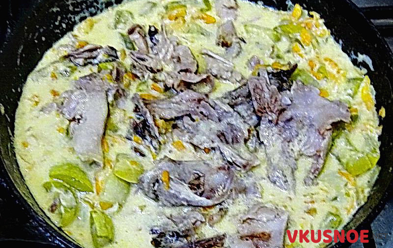 Фото приготовление рецепта: Кролик в сметане с овощами шаг №5