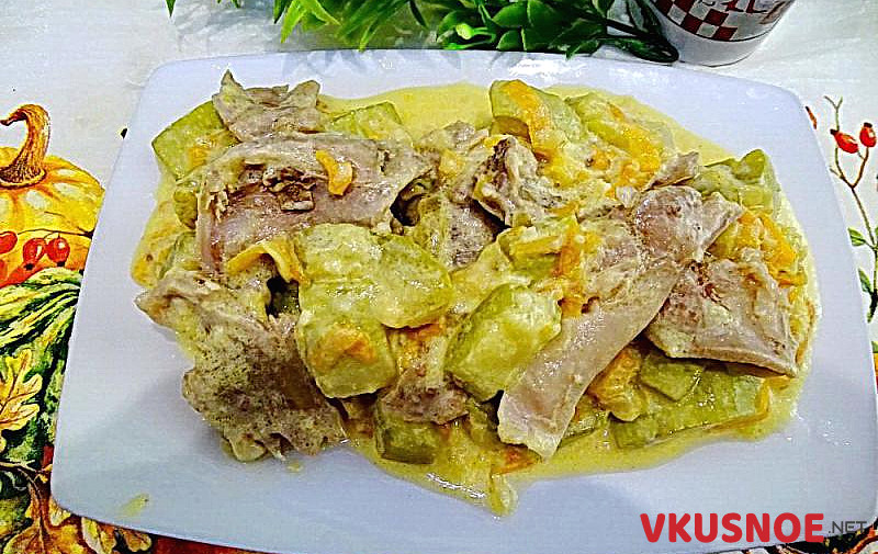 Фото приготовление рецепта: Кролик в сметане с овощами шаг №7