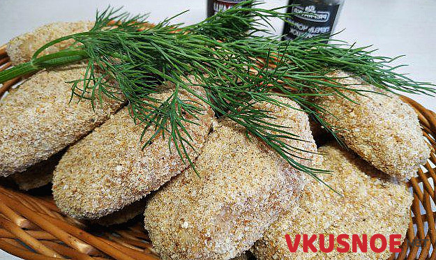 Фото приготовление рецепта: Куриные котлеты с соевым мясом впрок шаг №9