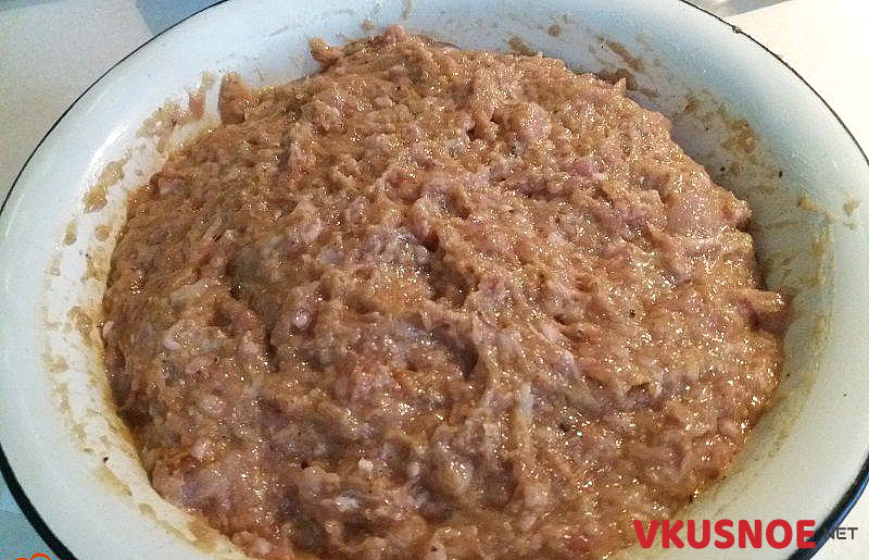 Фото приготовление рецепта: Котлеты из фарша мяса индейки и курицы шаг №5