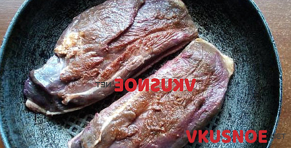 Фото приготовление рецепта: Утиная грудка маринованная в гранатовом соке шаг №4