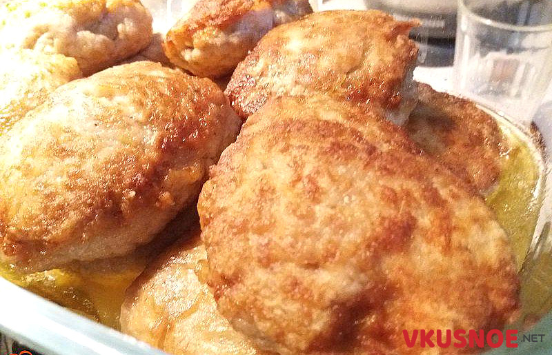 Фото приготовление рецепта: Котлеты из фарша мяса индейки и курицы шаг №10