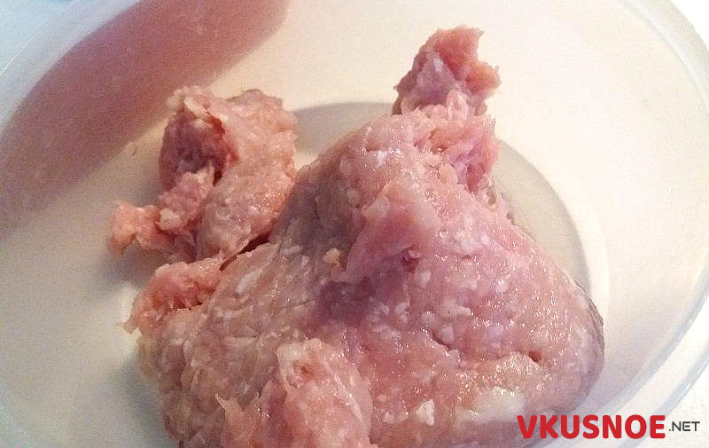 Фото приготовление рецепта: Запечённые котлетки из индейки для деток шаг №1
