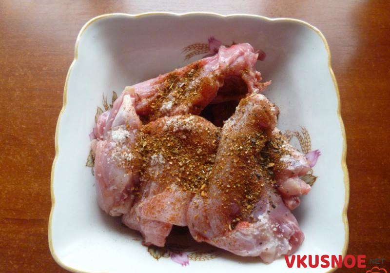 Фото приготовление рецепта: Мясо кролика запеченное в духовке шаг №2