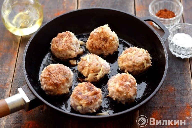 Румяные мясные шарики