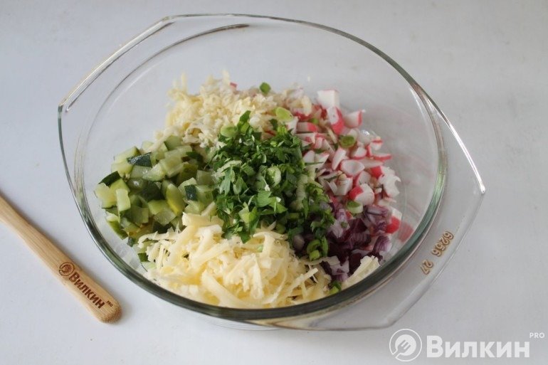 Все продукты в салатнике