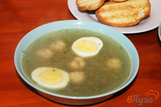 Бульон с фрикадельками и куриным яйцом