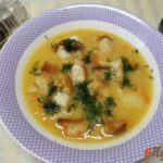 Гороховый суп с грудинкой и гренками