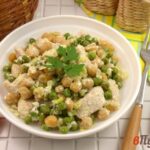 Индейка с овощами и нутом в сливочном соусе