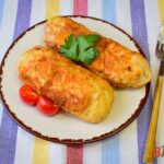 Куриные рулеты с грибами и сыром