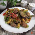 Мусака с говядиной и стручковой фасолью