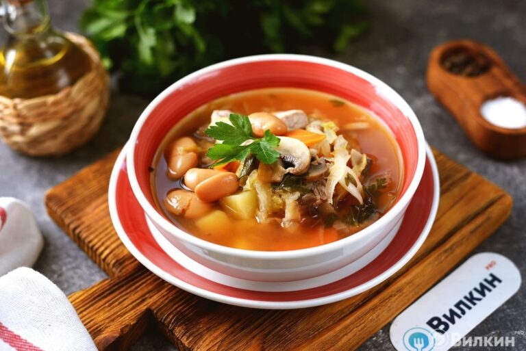 Суп с фасолью и мясом
