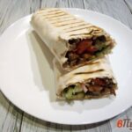 Утиная грудка в лаваше с овощами