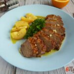 Утиная грудка с грушами