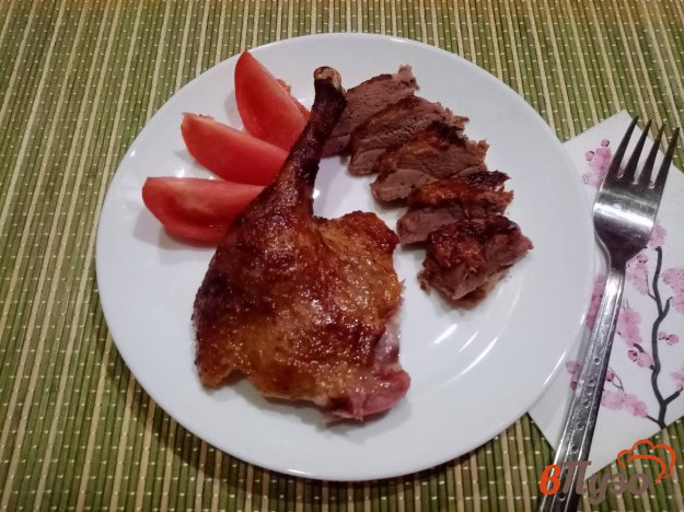 Утка запечённая в духовке с яблоками и лимоном