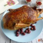 Утка фаршированная вишнями