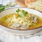 Яичная лапша с кроликом и овощами