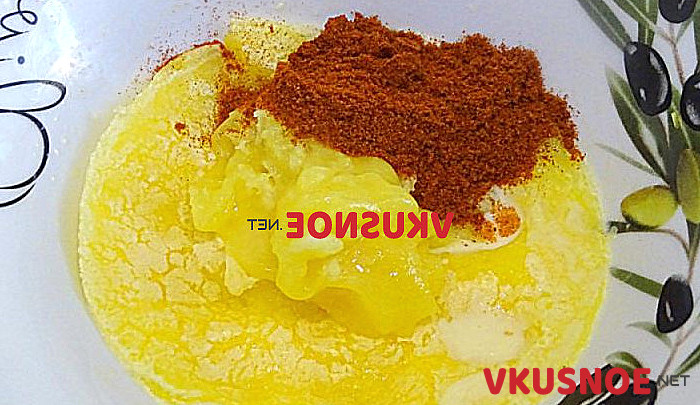 Фото приготовление рецепта: Курица запеченная в духовке шаг №7