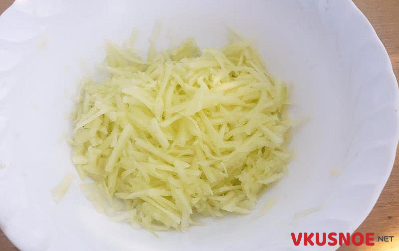 Фото приготовление рецепта: Оладьи из кабачков с рукколой шаг №1