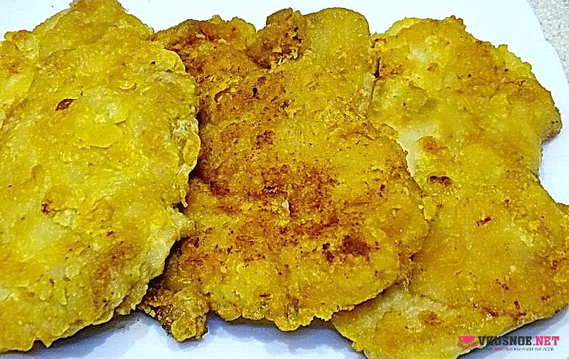 Фото приготовление рецепта: Отбивные чесночные из куриных бедер шаг №10
