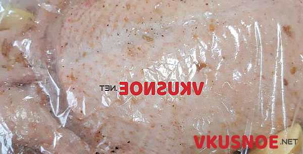 Фото приготовление рецепта: Утка с яблоками шаг №7