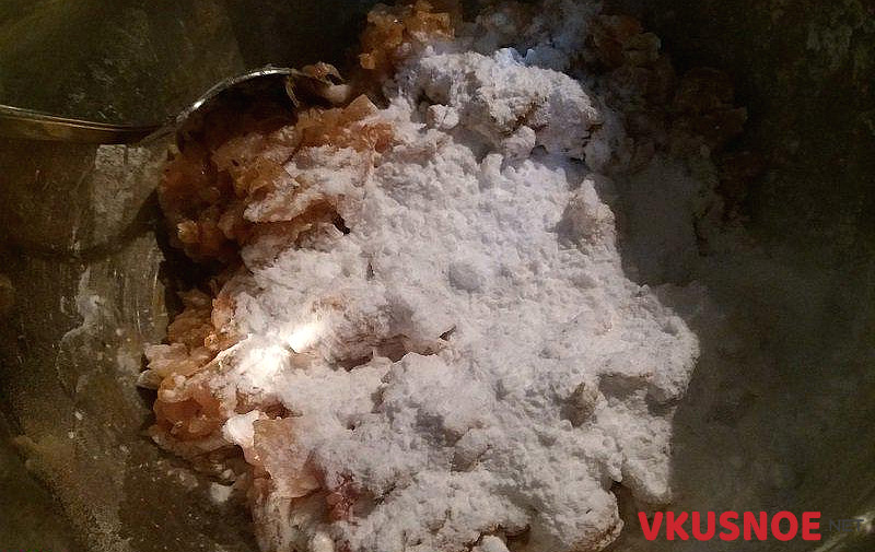 Фото приготовление рецепта: Рубленные котлеты из куриного филе с картофелем шаг №4