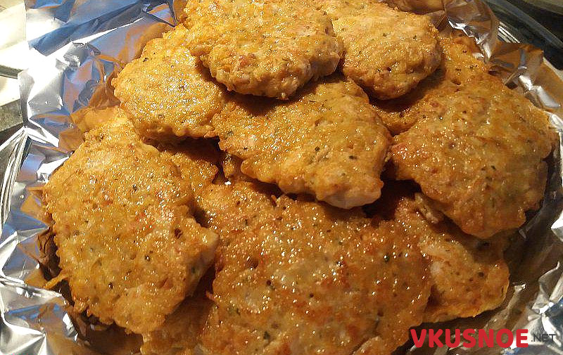 Фото приготовление рецепта: Рубленные котлеты из куриного филе с картофелем шаг №10