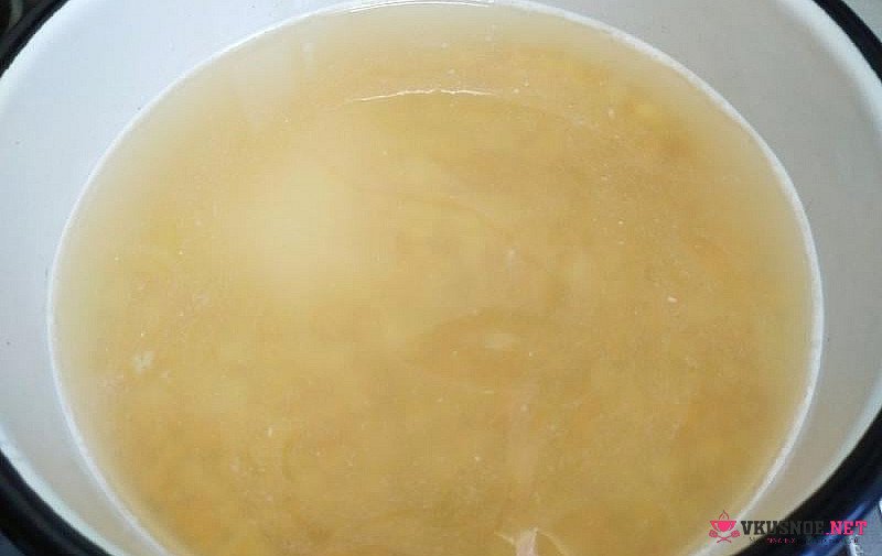 Фото приготовление рецепта: Гороховая каша со шкварками и укропом шаг №1