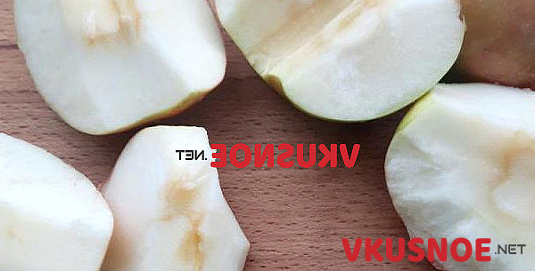 Фото приготовление рецепта: Утка с яблоками шаг №5