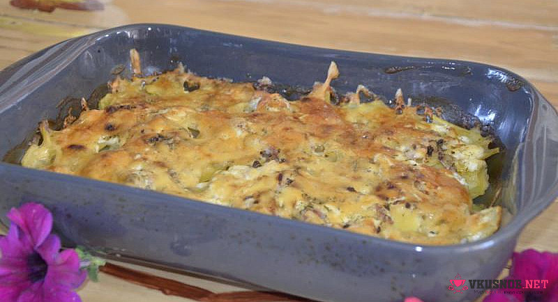 Фото приготовление рецепта: Картофельная запеканка с куриной грудкой и сыром шаг №5