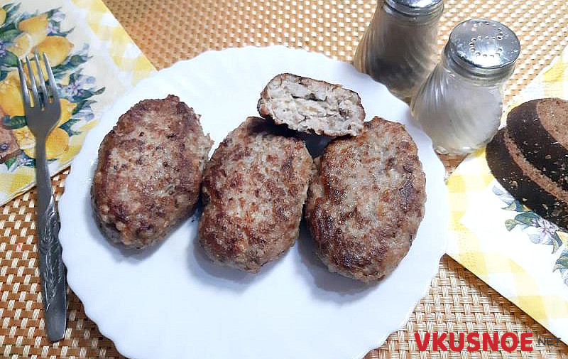 Фото приготовление рецепта: Котлеты из гречки с фаршем и сыром шаг №15