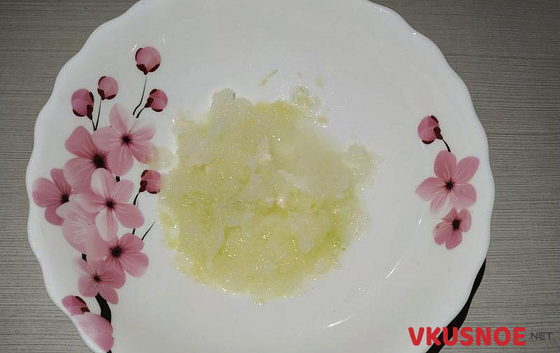 Фото приготовление рецепта: Котлеты из куриного филе с салом шаг №3