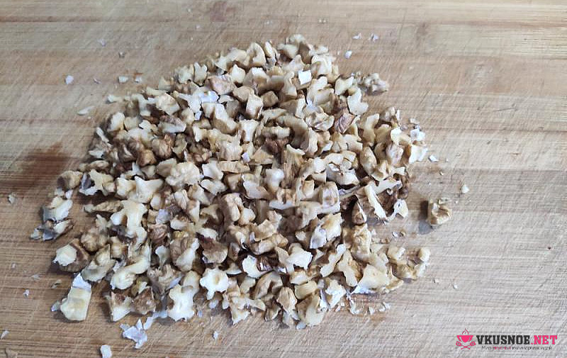 Фото приготовление рецепта: Кутья из пшеницы с орехами и изюмом шаг №2